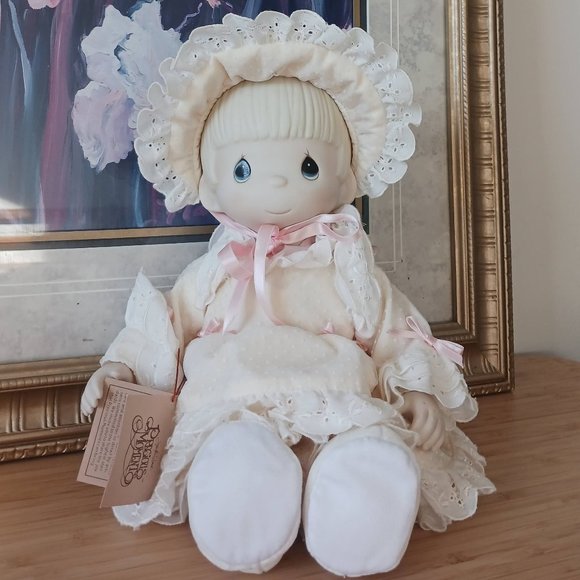 Poupée Bébé Katie Lynne – Precious Moments Porcelaine Et Tissu, E-0539, 1983, NEUVE